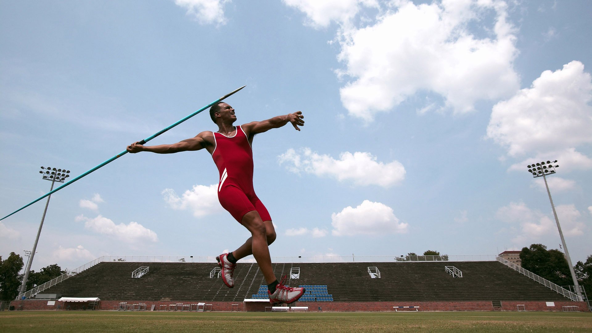 世界杯技术分析:如何应对高空球威胁?